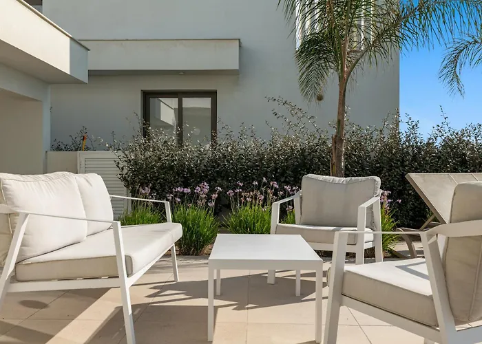 Serenity Waves 3 Vila